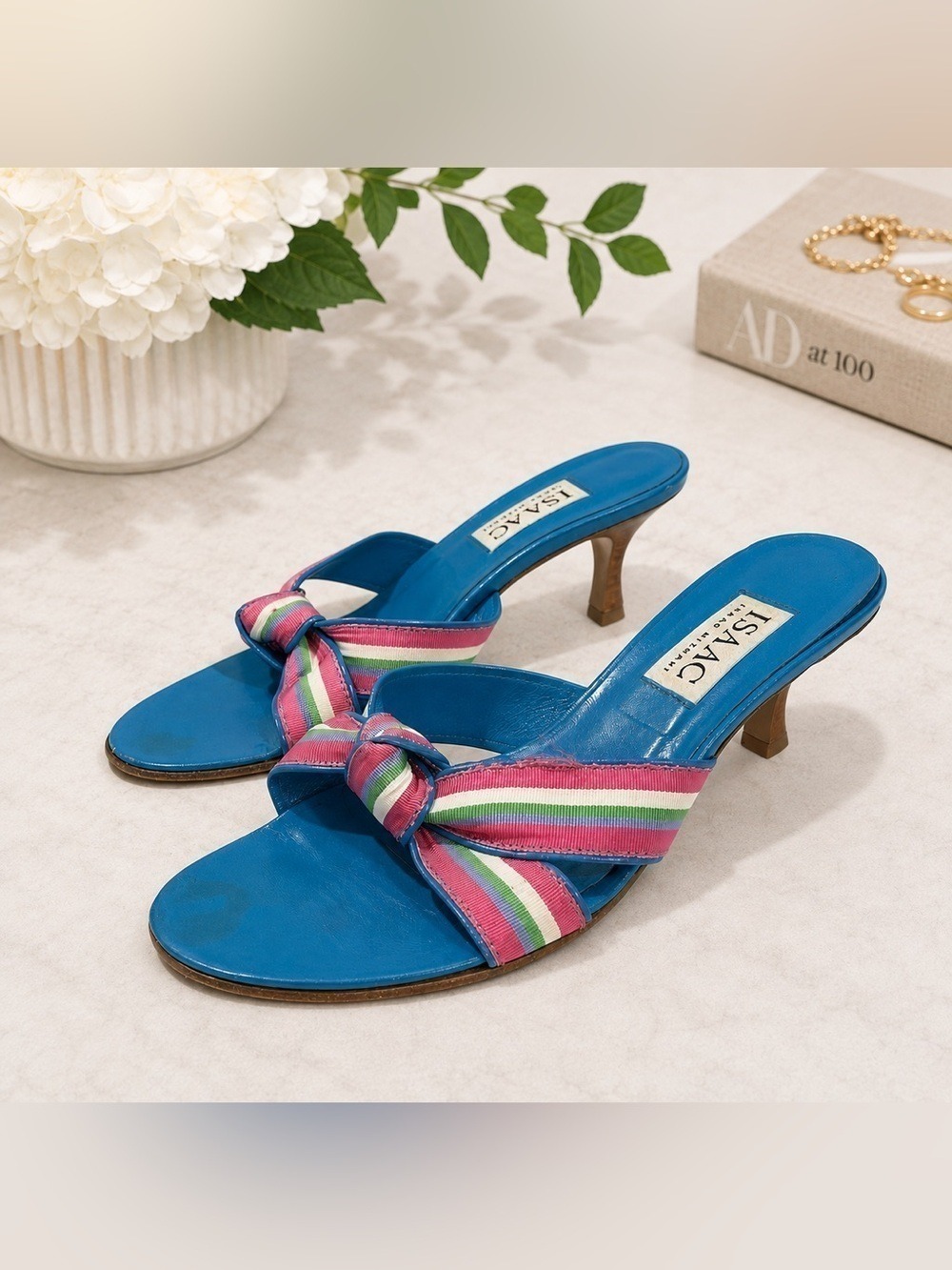 Women’s Vintage Isaac Mizrahi Blue & Pink Leather Heel Sandals Size 6!